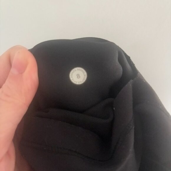 Lululemon In Movement 7/8 Tight *Everlux 25" SIZE 8 - Picture 2 of 5